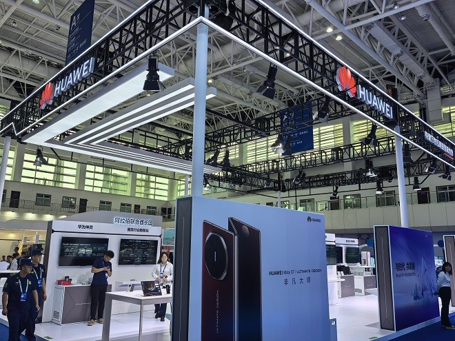 展会整体空镜图.jpg