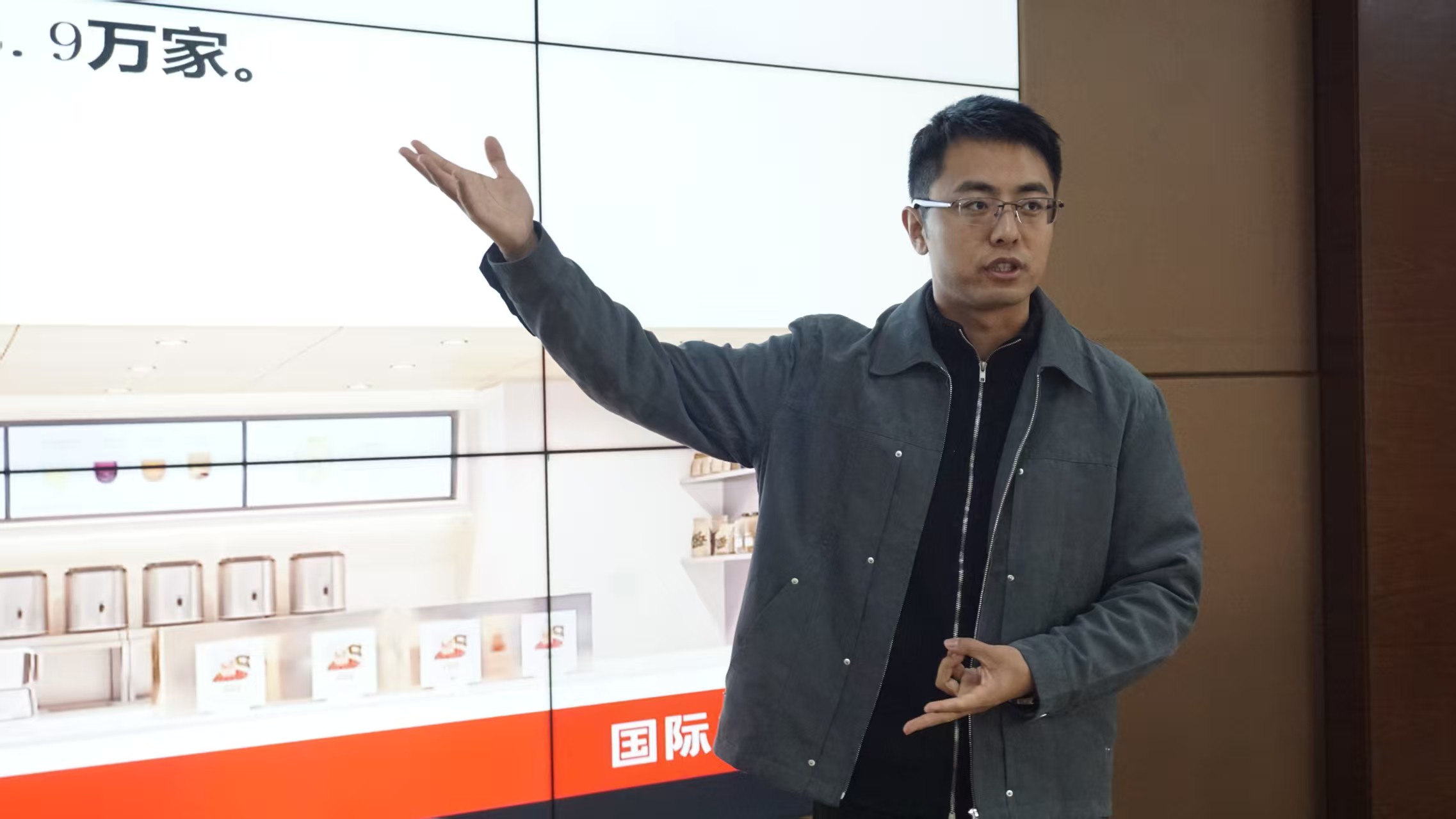 82339357a0e9471acd69144a6814cb17